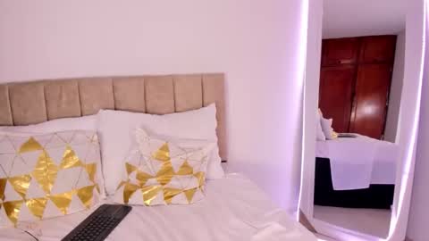 cristal walker online show from November 26, 12:17 pm