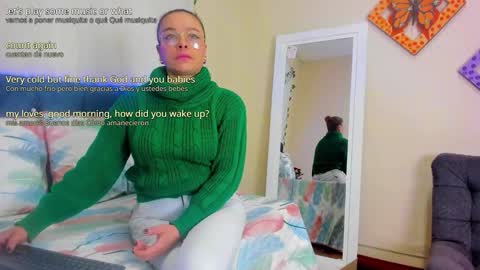 Snapshot of cristalwalker__ chatting on October 23, 12:11 pm cristal walker online show from October 23, 12:11 pm