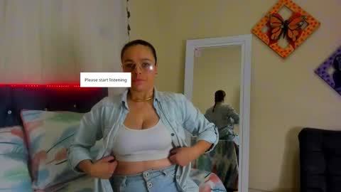 Snapshot of cristalwalker__ chatting on October 22, 12:10 pm cristal walker online show from October 22, 12:10 pm