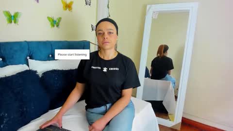 Snapshot of cristalwalker__ chatting on October 17, 11:46 am cristal walker online show from October 17, 11:46 am