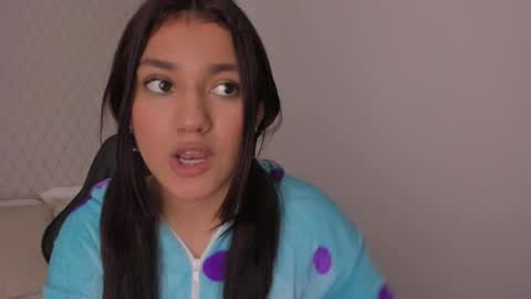 C R I S T I N online show from April 17, 9:17 pm