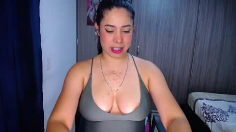 Snapshot of cristina_ford chatting on January 16, 1:58 am Cristina online show from January 16, 1:58 am