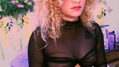 crysrus online show from December 8, 9:30 pm