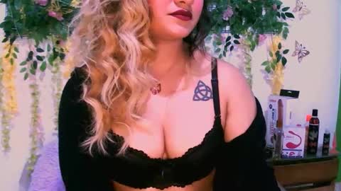 crysrus online show from October 23, 1:22 am