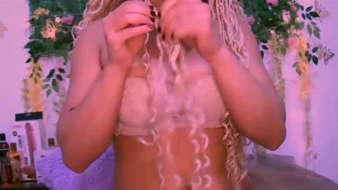 crysrus online show from December 18, 1:43 am