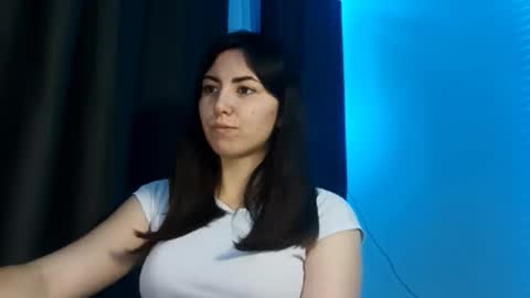 Alie online show from December 3, 2:52 pm