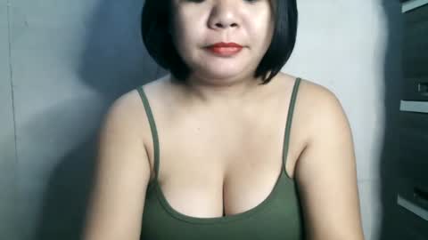 Snapshot of crystal_april chatting on February 8, 11:33 am Crys online show from February 8, 11:33 am