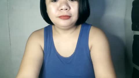 Snapshot of crystal_april chatting on January 30, 12:50 am Crys online show from January 30, 12:50 am