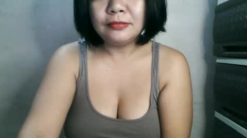 Snapshot of crystal_april chatting on February 7, 12:31 am Crys online show from February 7, 12:31 am