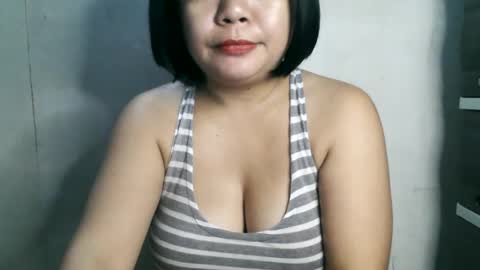 Snapshot of crystal_april chatting on February 4, 12:55 pm Crys online show from February 4, 12:55 pm