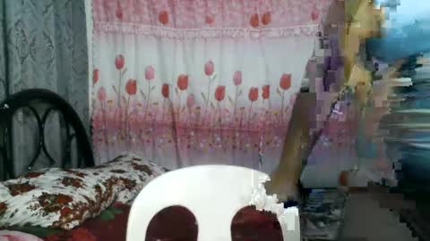 Snapshot of crystal_april chatting on January 6, 12:13 pm Crys online show from January 6, 12:13 pm