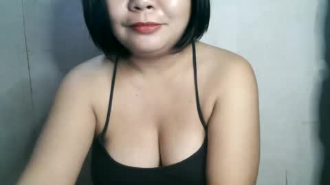 Snapshot of crystal_april chatting on February 1, 2:26 am Crys online show from February 1, 2:26 am