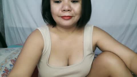 Snapshot of crystal_april chatting on February 3, 6:34 am Crys online show from February 3, 6:34 am