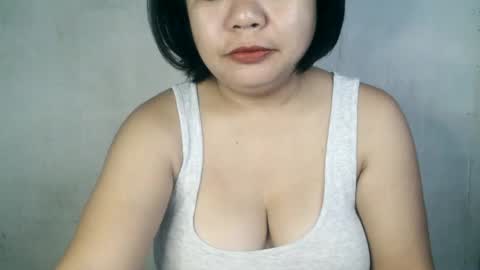 Snapshot of crystal_april chatting on January 20, 1:28 am Crys online show from January 20, 1:28 am