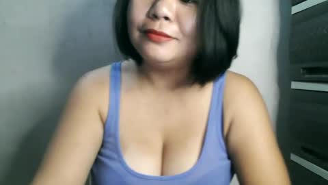 Snapshot of crystal_april chatting on February 15, 4:14 am Crys online show from February 15, 4:14 am