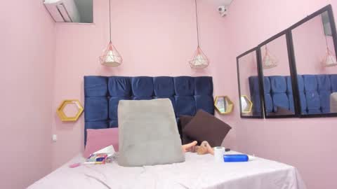 crystal_butterfly1 online show from November 16, 4:40 pm