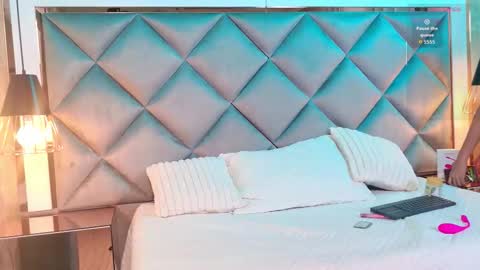 crystal_gilton online show from November 11, 8:39 pm