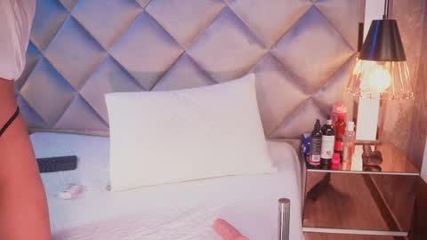 crystal_gilton online show from April 7, 7:38 pm