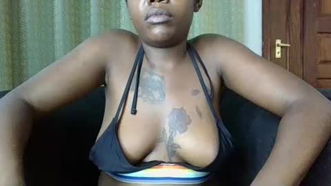 Snapshot of crystal_viv_1 chatting on February 28, 7:25 pm crystal_viv_1 online show from February 28, 7:25 pm