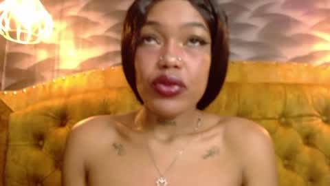 Snapshot of crystalbrooke3x chatting on October 27, 10:59 pm Crystal online show from October 27, 10:59 pm