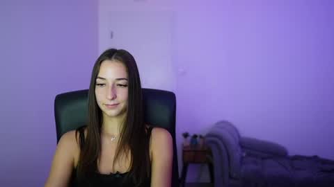 Crystalbrunette18 online show from June 27, 6:36 pm