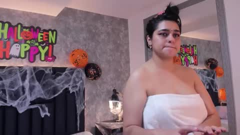 Snapshot of crystaldarliing chatting on October 15, 8:11 pm Crystal online show from October 15, 8:11 pm