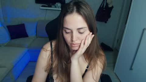 crystalemily online show from May 5, 7:17 pm