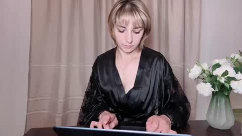 Mary online show from June 21, 8:57 pm