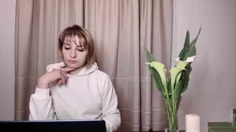 Mary online show from July 28, 8:45 pm