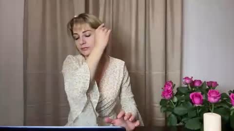 Mary online show from June 24, 8:30 pm