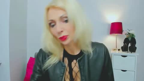 Crsyatal online show from January 22, 4:23 pm