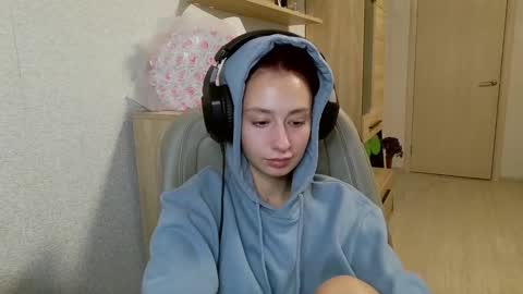 Snapshot of crystallkris chatting on December 2, 11:49 pm Kristina online show from December 2, 11:49 pm