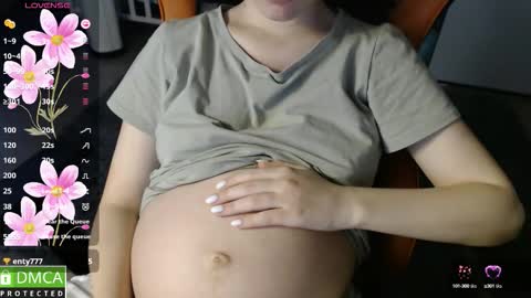 Snapshot of crystalyss chatting on October 7, 3:00 am Lia online show from October 7, 3:00 am