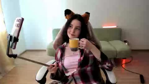 Kira online show from September 9, 1:33 pm