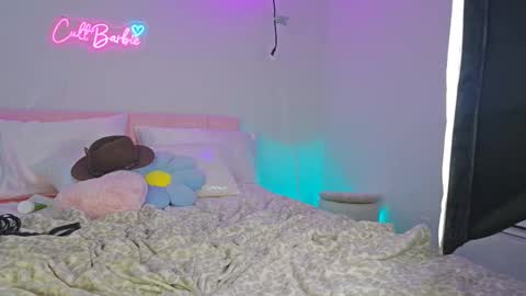 Snapshot of cult_barbie93 chatting on October 18, 6:05 am Cult Barbie online show from October 18, 6:05 am