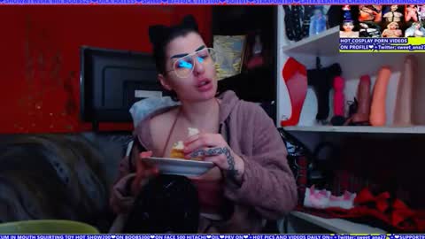 cuminmenowbby online show from June 2, 6:31 pm