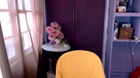 cummdumpapril online show from September 12, 6:25 am