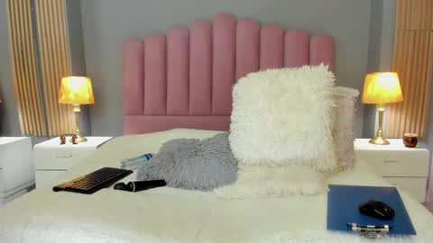 Cumming Loving online show from February 12, 7:45 pm