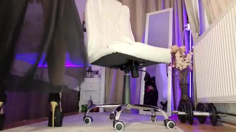 Evelyn online show from September 30, 10:21 am