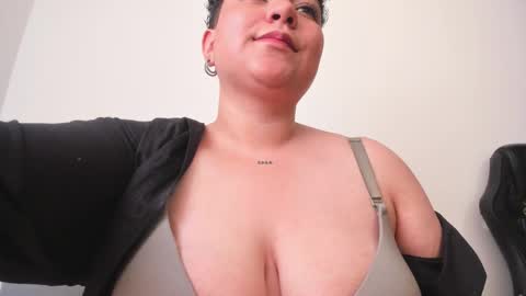 Bruna  online show from February 6, 7:18 pm
