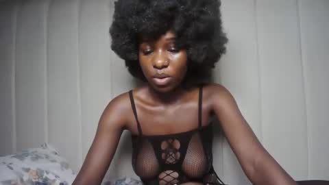 curvtha online show from April 1, 10:51 pm