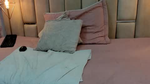 Snapshot of curvy_alyanna chatting on September 11, 11:54 am Alyanna online show from September 11, 11:54 am