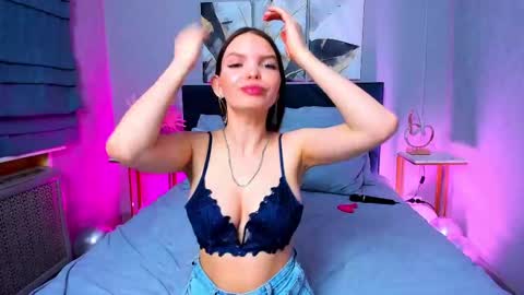Snapshot of curvy_dynamite chatting on March 11, 1:26 am Sammy online show from March 11, 1:26 am