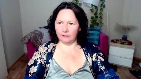 curvy_girlz online show from November 27, 5:49 pm