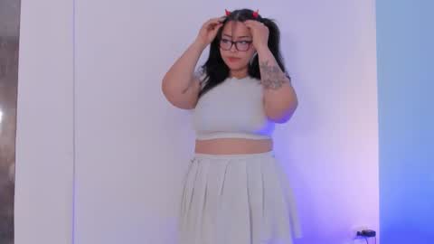 Snapshot of curvy_rousi chatting on October 25, 11:51 am Rosie online show from October 25, 11:51 am