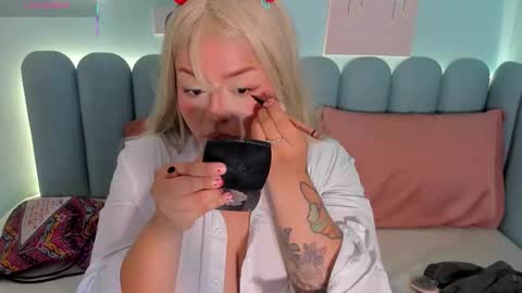 Snapshot of curvy_rousi chatting on September 24, 11:31 am Rosie online show from September 24, 11:31 am