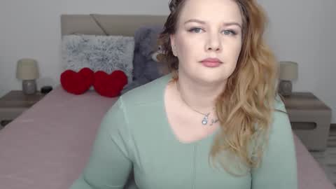 curvyanna13 online show from September 16, 1:19 pm