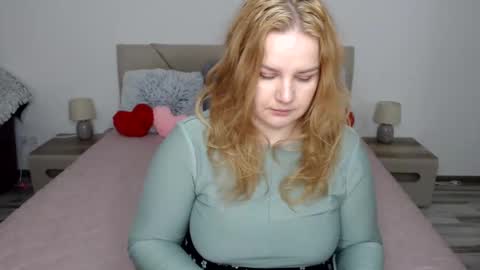 curvyanna13 online show from March 11, 6:41 pm