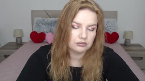 curvyanna13 online show from February 9, 4:07 pm