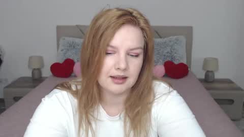 curvyanna13 online show from February 6, 4:14 pm
